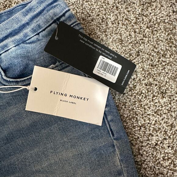 FLYING MONKEY Women's Frayed Hem Straight Leg Jeans Size 28 In Light Blue - Picture 6 of 16